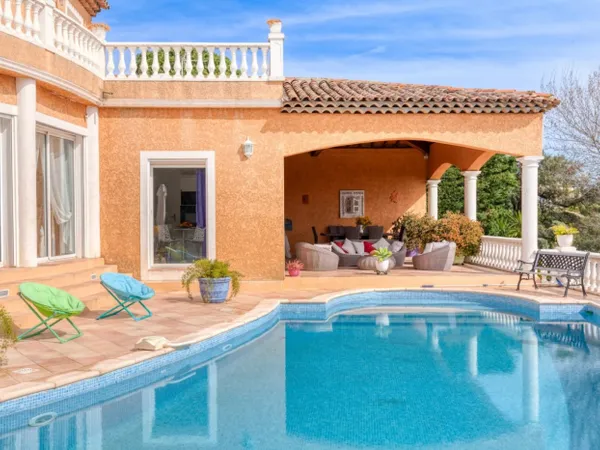 Villa avec vue mer sur le golf de Sainte-Maxime 