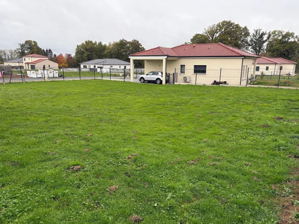 Terrain 560 m² 