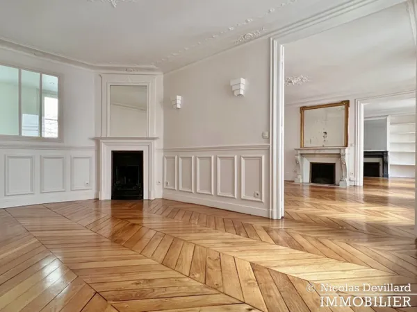 8 pièces en duplex dans un hôtel particulier 