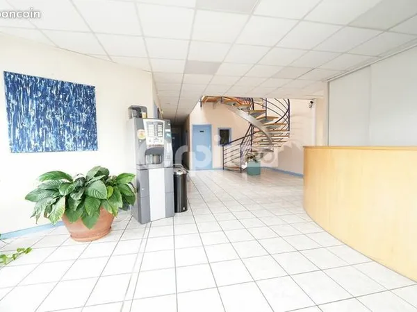 Bureau 156 m² 