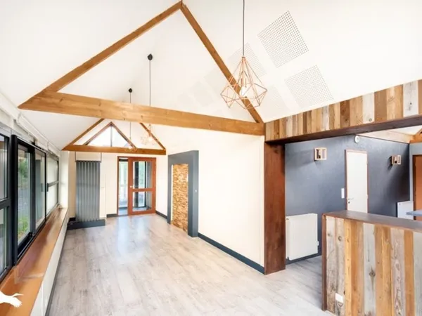 Contemporaine de 4 pièces principales 