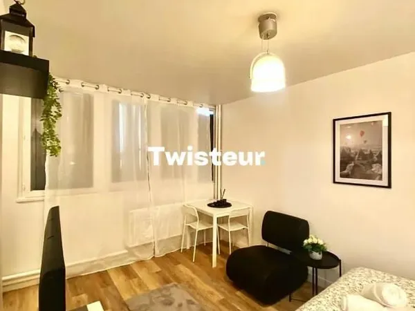 Studio 1 pièce 24 m² 