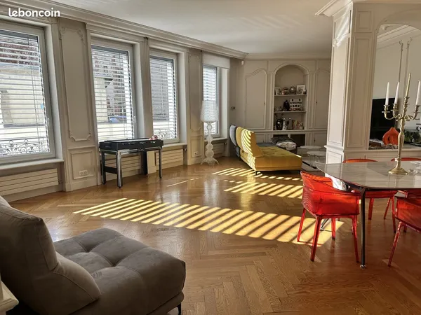 Maison 8 pièces 330 m² 