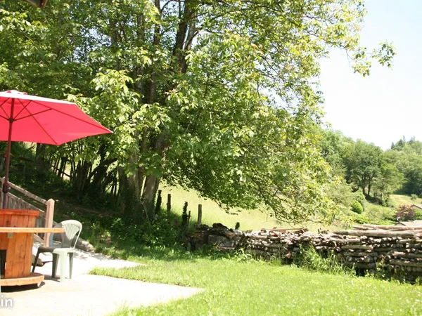 Maison 140m² au calme avec bois d'aventure, pont, ruisseau... 