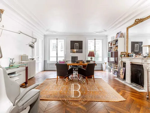 Paris 8 - Square du Roule - Appartement 130 m2 - 3 chambres 