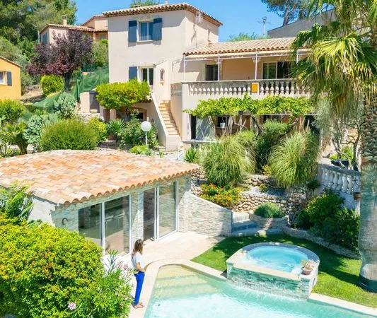 Propriété 6 pièces 159 m² 