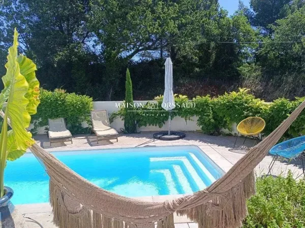 VILLA RENOVEE AVEC SOIN ET SA PISCINE AU CALME 