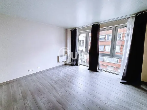 Studio 1 pièce 27 m² 