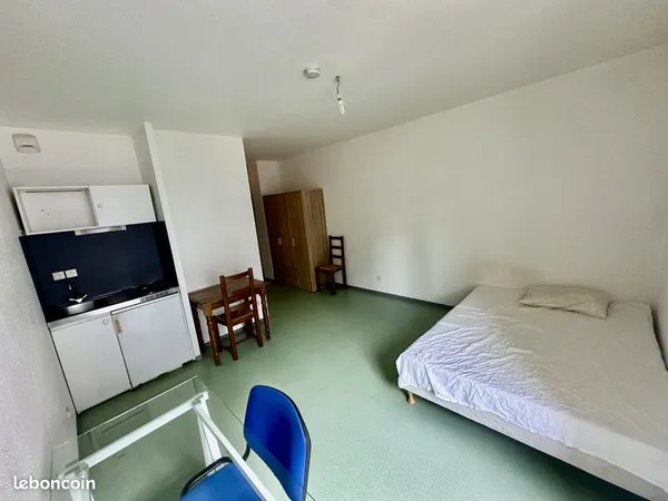 Studio 1 pièce 22 m² 