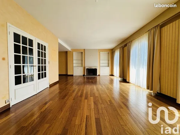 Maison 7 pièces 267 m² 