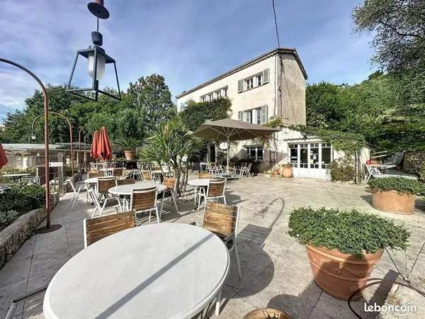 Mas 6 pièces 350 m² 