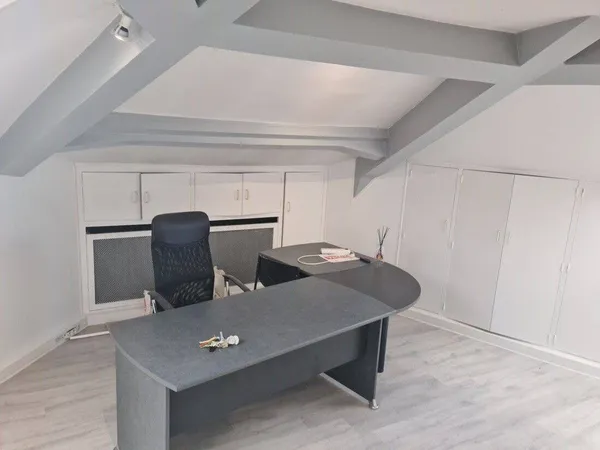 Bureau 95 m² 