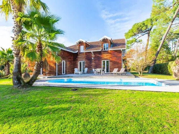 Maison 11 pièces 270 m² 