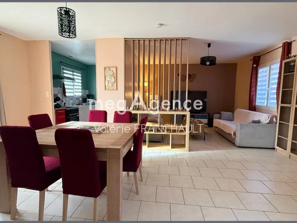 Corpe, maison de plain-pied vendue avec locataire en place. 