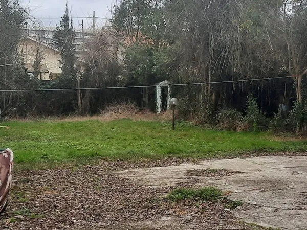 Terrain 650 m² 
