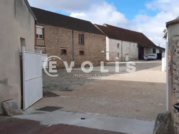 Locaux d'activité - A LOUER - 82 m² non divisibles 