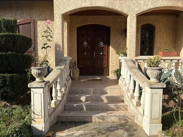 Villa de 203 m2 sur un terrain de 1000 m2, situation unique à Sainte-Foy-Lès-Lyon 