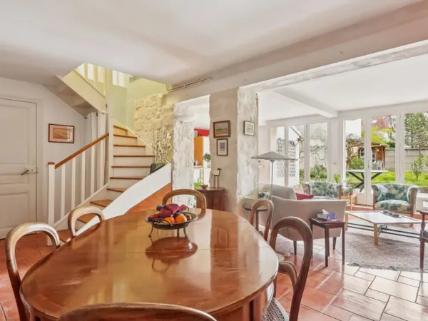 Puteaux Centre - Appartement esprit maison avec jardin privatif 