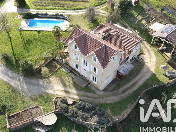 Maison 7 pièces 236 m² 