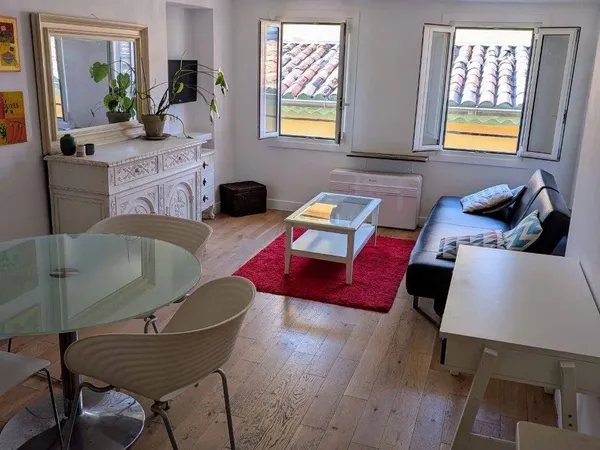 Très bel appartement 2 pièces au coeur de Vieux Nice location courte dure 