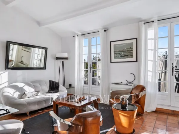 Duplex d'exception avec ascenseur et vues panoramiques - Centre 