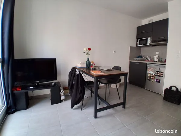 Studio 1 pièce 23 m² 