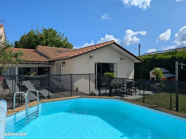 MAISON 100 m² - 5 PIECES - PISCINE - A 2 PAS DE LA FORÊT DU BOURGAILH 