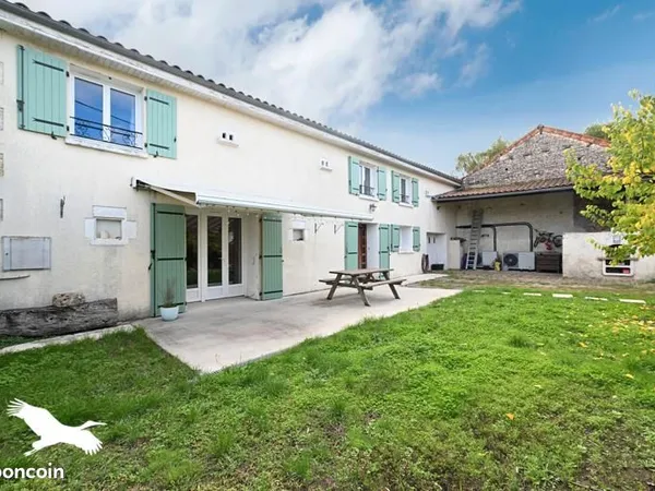 Maison 8 pièces 270 m² 