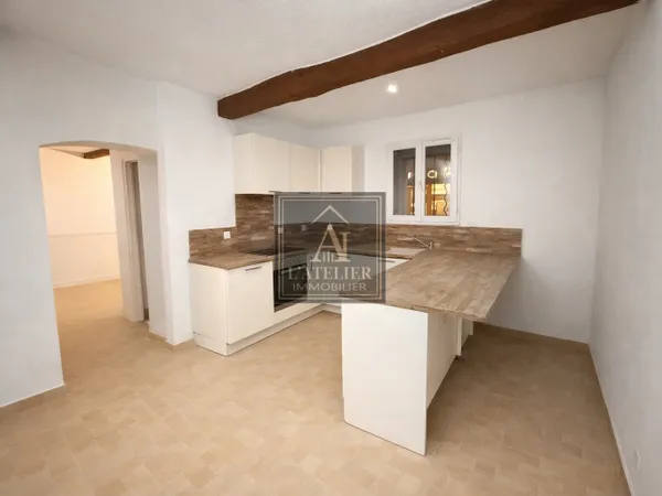 Appartement de type 2 avec cave à Cuers centre-ville 