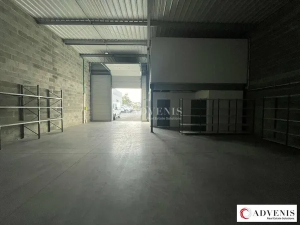 Local d'activité 260 m² 