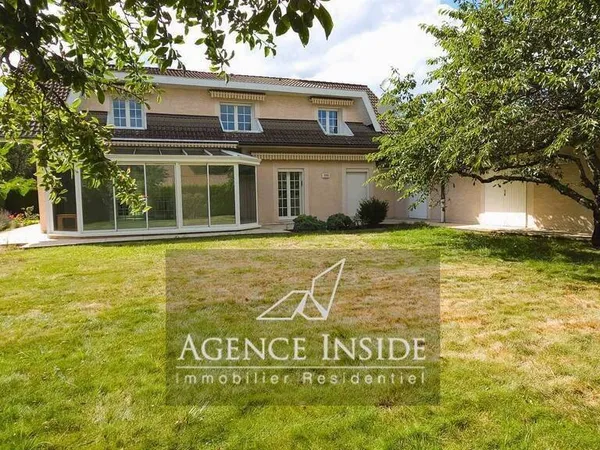 Maison 8 pièces 240 m² 
