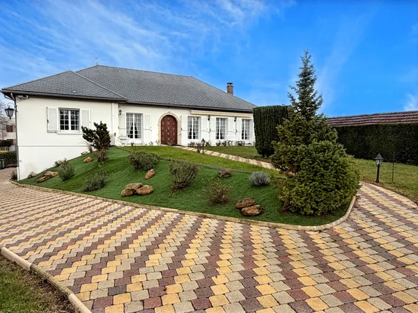 Saint Julien les Villas - T7 