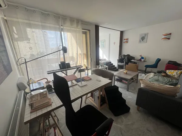 Studio 1 pièce 32 m² 