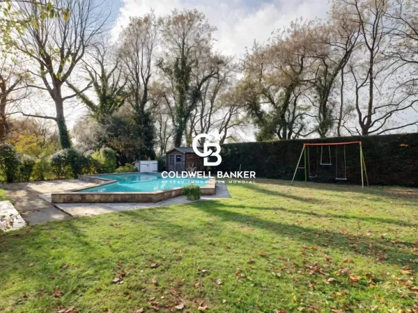 PESSAC - MAISON D'ARCHITECTE FAMILIALE - PLAIN PIED - 5 CHAMBRES 