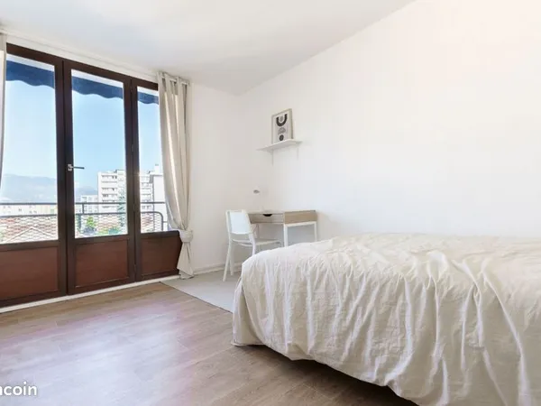 Colocation étudiante - Chambres meublées - Emplacement idéal 