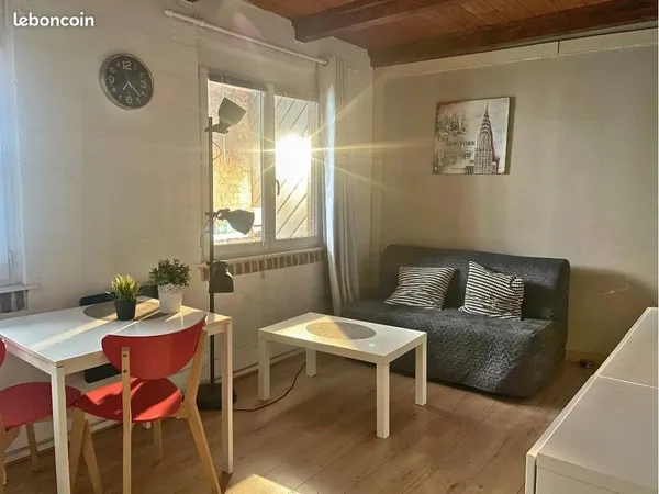 Studio 1 pièce 18 m² 