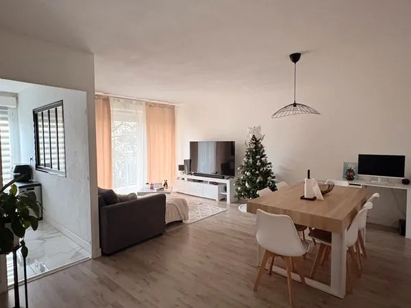Appartement T2 meublé de 52 m² avec balcon et parking 