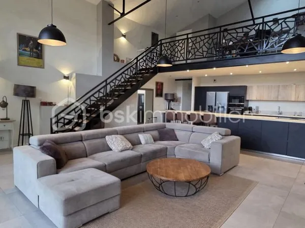 Loft 4 pièces 175 m² 