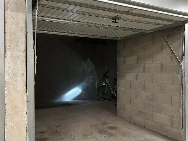 Garage 17m2 dans résidence sécurisée 