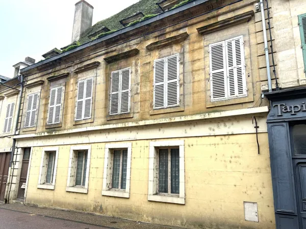 Maison 15 pièces 240 m² 