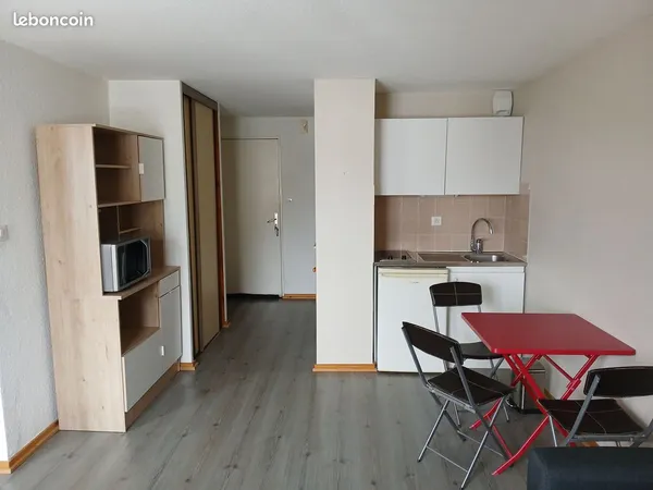 Studio meublé avec garage 