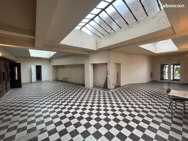 6 pièces 323 m² 