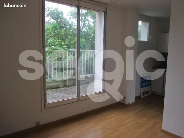 Studio 1 pièce 19 m² 