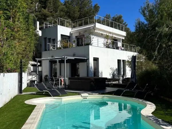 Maison contemporaine d'exception ? 200 m² ? Piscine & jacuzz 