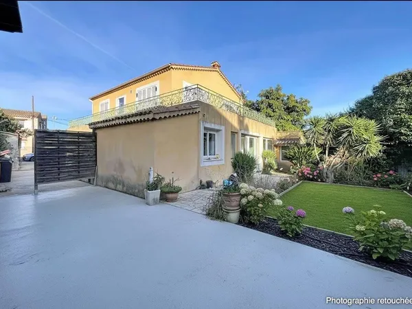 Maison 9 pièces 230 m² 