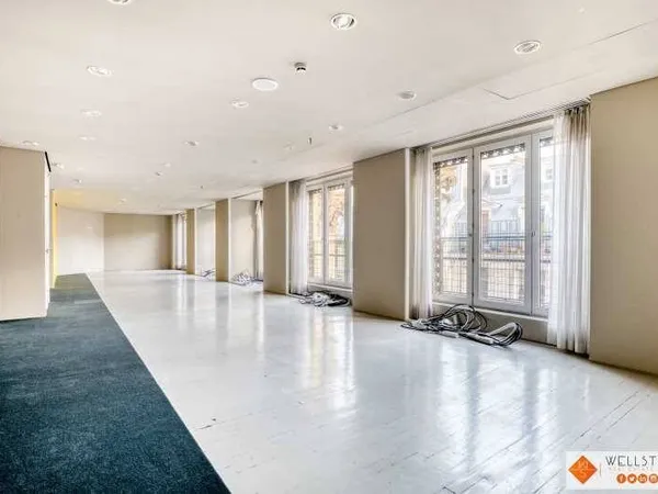 Local 127 m² 