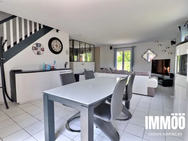 Joli pavillon sur sous sol total 