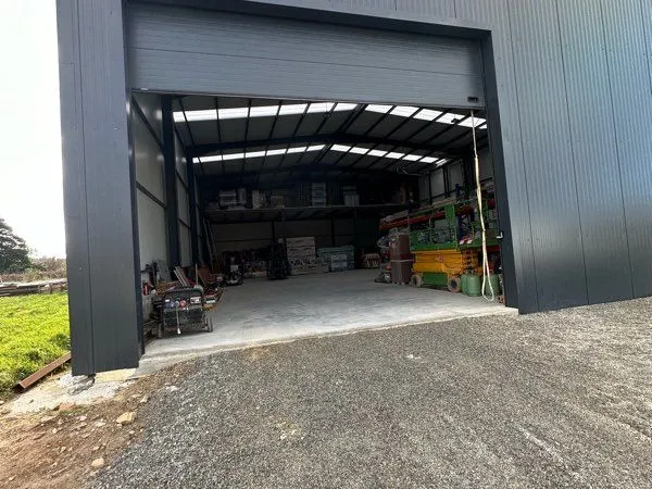 ENTREPÔT NEUF 500m² , 400m² au sol et 100 m² de mezzanine 