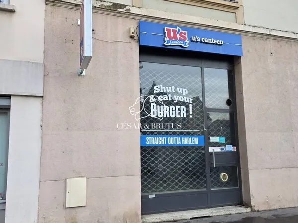 Local commercial 3 pièces 58 m² 