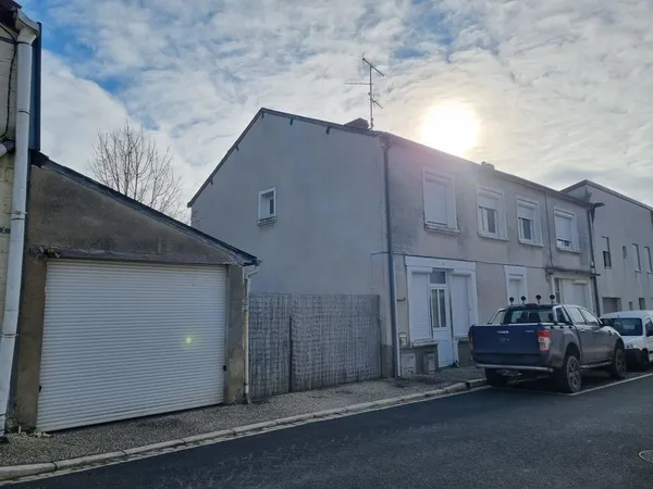 2 maisons de ville et 1 grand garage 